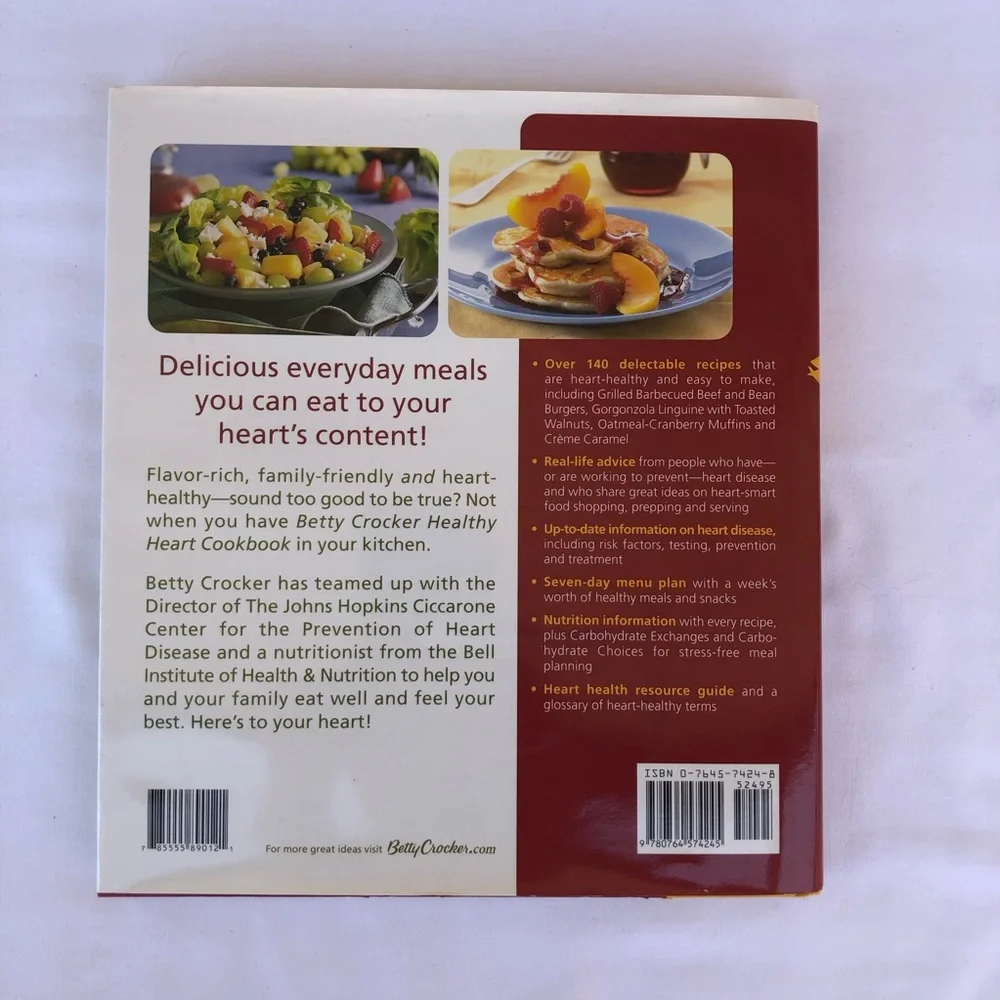 Vintage 2005 Betty Crocker Heart Healthy Cookbook Hard‎ Cover Book